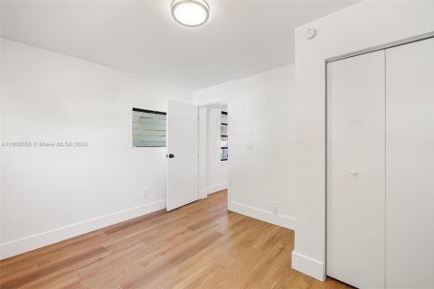 House in Miami, Florida 2 bedrooms, 67.45 sq.m. № 1964328 - photo 20