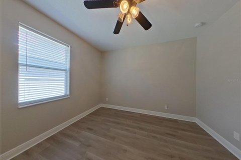 Casa en alquiler en Saint Petersburg, Florida, 3 dormitorios, 158.96 m2 № 1835319 - foto 12