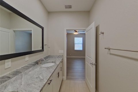 Casa en alquiler en Saint Petersburg, Florida, 3 dormitorios, 158.96 m2 № 1835319 - foto 9