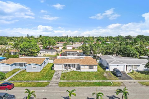 Villa ou maison à vendre à Lauderdale Lakes, Floride: 3 chambres, 166.76 m2 № 1713949 - photo 21
