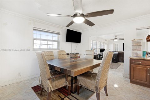 Villa ou maison à vendre à Lauderdale Lakes, Floride: 3 chambres, 166.76 m2 № 1713949 - photo 11