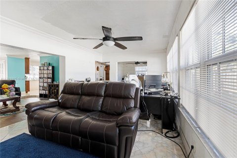 Villa ou maison à vendre à Lauderdale Lakes, Floride: 3 chambres, 166.76 m2 № 1713949 - photo 4