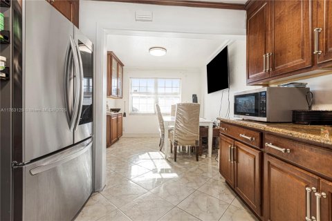 Villa ou maison à vendre à Lauderdale Lakes, Floride: 3 chambres, 166.76 m2 № 1713949 - photo 9