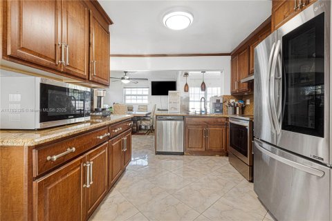 Villa ou maison à vendre à Lauderdale Lakes, Floride: 3 chambres, 166.76 m2 № 1713949 - photo 7