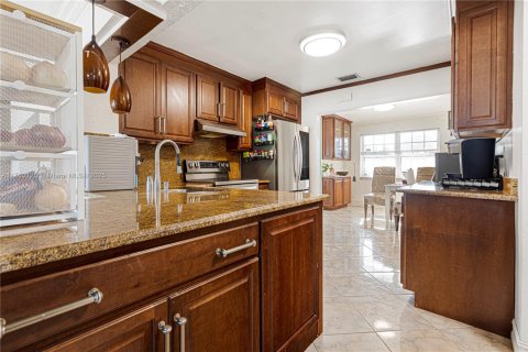 Villa ou maison à vendre à Lauderdale Lakes, Floride: 3 chambres, 166.76 m2 № 1713949 - photo 8