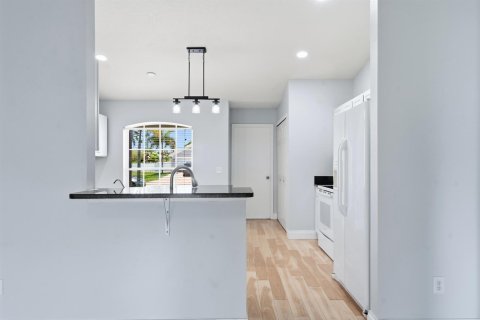 Casa en venta en Port St. Lucie, Florida, 3 dormitorios, 135.64 m2 № 2177407 - foto 8
