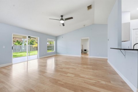 Casa en venta en Port St. Lucie, Florida, 3 dormitorios, 135.64 m2 № 2177407 - foto 7