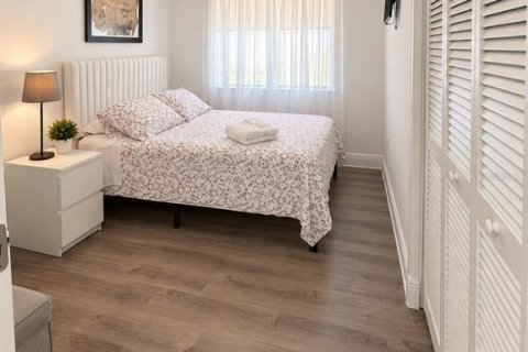 Casa en venta en Sarasota, Florida, 6 dormitorios, 199 m2 № 2395749 - foto 10