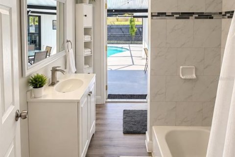 Casa en venta en Sarasota, Florida, 6 dormitorios, 199 m2 № 2395749 - foto 14