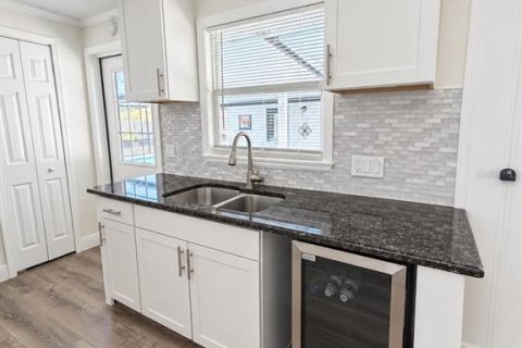 Casa en venta en Sarasota, Florida, 6 dormitorios, 199 m2 № 2395749 - foto 21