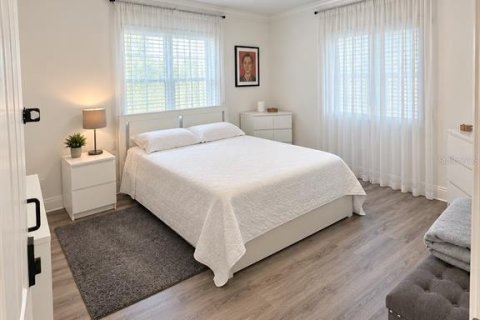 Casa en venta en Sarasota, Florida, 6 dormitorios, 199 m2 № 2395749 - foto 12