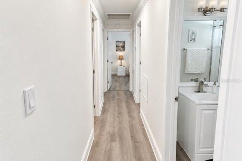 Casa en venta en Sarasota, Florida, 6 dormitorios, 199 m2 № 2395749 - foto 8