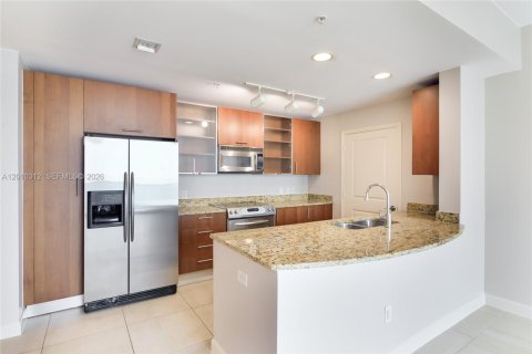 Condominio en venta en Hallandale Beach, Florida, 2 dormitorios, 121.33 m2 № 2241715 - foto 11