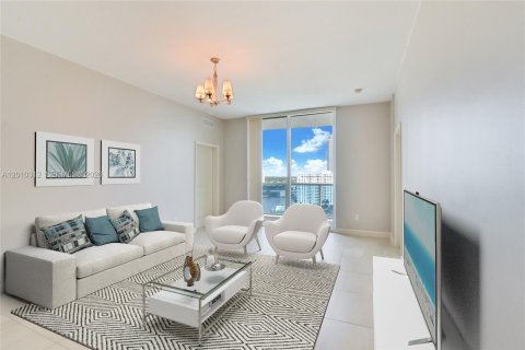 Condominio en venta en Hallandale Beach, Florida, 2 dormitorios, 121.33 m2 № 2241715 - foto 14