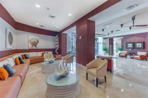 Condominio en venta en Hallandale Beach, Florida, 2 dormitorios, 121.33 m2 № 2241715 - foto 27