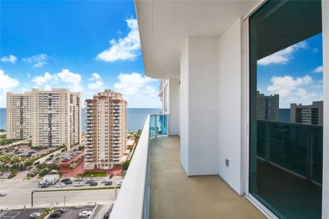 Condominio en venta en Hallandale Beach, Florida, 2 dormitorios, 121.33 m2 № 2241715 - foto 6