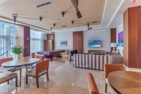 Condominio en venta en Hallandale Beach, Florida, 2 dormitorios, 121.33 m2 № 2241715 - foto 26