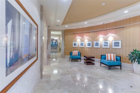 Condominio en venta en Hallandale Beach, Florida, 2 dormitorios, 121.33 m2 № 2241715 - foto 22