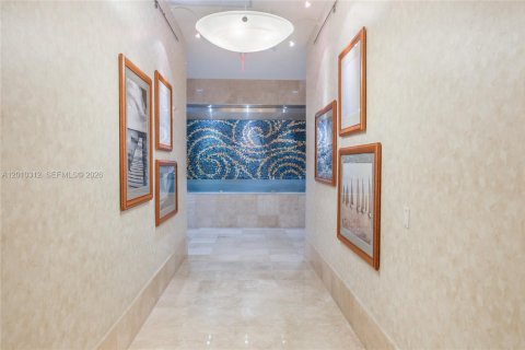 Condominio en venta en Hallandale Beach, Florida, 2 dormitorios, 121.33 m2 № 2241715 - foto 23