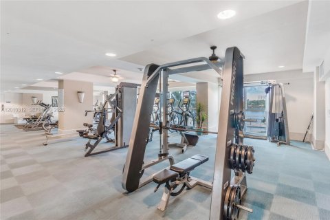 Condominio en venta en Hallandale Beach, Florida, 2 dormitorios, 121.33 m2 № 2241715 - foto 28
