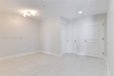 Condominio en venta en Hallandale Beach, Florida, 2 dormitorios, 121.33 m2 № 2241715 - foto 7