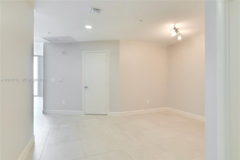 Condominio en venta en Hallandale Beach, Florida, 2 dormitorios, 121.33 m2 № 2241715 - foto 8