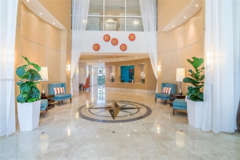 Condominio en venta en Hallandale Beach, Florida, 2 dormitorios, 121.33 m2 № 2241715 - foto 21