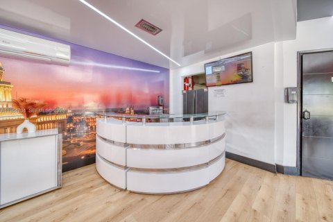 Commercial property in Miami, Florida № 2026191 - photo 6