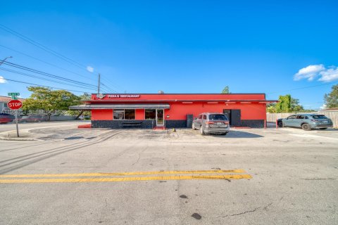 Commercial property in Miami, Florida № 2026191 - photo 23