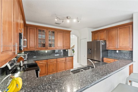 Casa en venta en Doral, Florida, 4 dormitorios, 283.63 m2 № 2030843 - foto 8