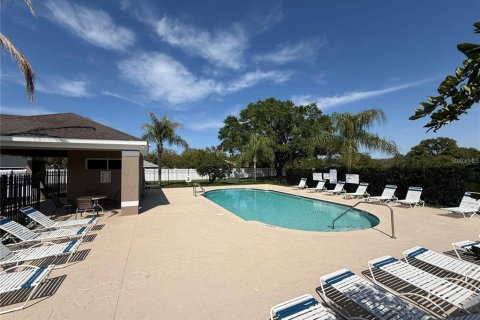 Townhouse in Brandon, Florida 3 bedrooms, 140.1 sq.m. № 2287171 - photo 14