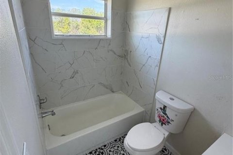 Townhouse in Brandon, Florida 3 bedrooms, 140.1 sq.m. № 2287171 - photo 9