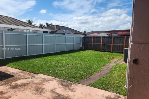 House in Miami, Florida 3 bedrooms, 151.52 sq.m. № 2000937 - photo 14