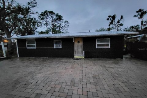 House in Nokomis, Florida 2 bedrooms, 74.32 sq.m. № 1536740 - photo 1