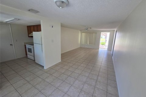 Appartement à louer à Englewood, Floride: 2 chambres, 91.23 m2 № 2388976 - photo 7