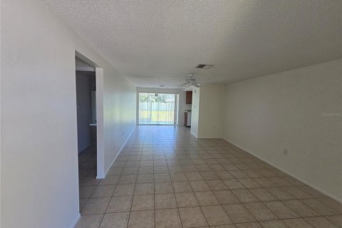 Appartement à louer à Englewood, Floride: 2 chambres, 91.23 m2 № 2388976 - photo 2