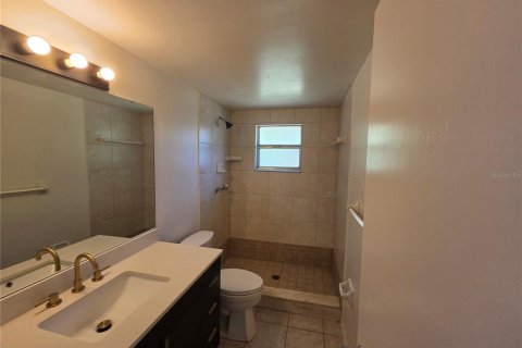 Appartement à louer à Englewood, Floride: 2 chambres, 91.23 m2 № 2388976 - photo 10