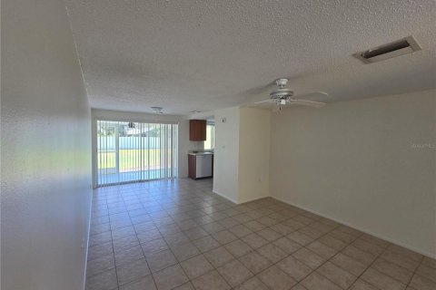 Appartement à louer à Englewood, Floride: 2 chambres, 91.23 m2 № 2388976 - photo 15