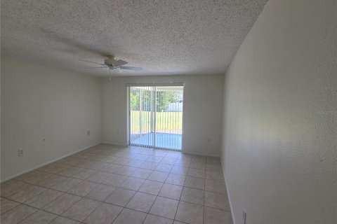 Appartement à louer à Englewood, Floride: 2 chambres, 91.23 m2 № 2388976 - photo 8