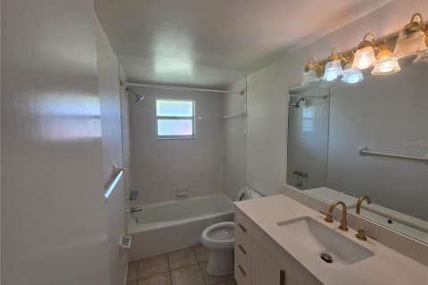 Appartement à louer à Englewood, Floride: 2 chambres, 91.23 m2 № 2388976 - photo 12