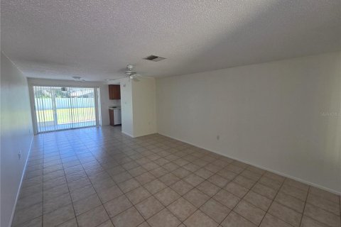 Appartement à louer à Englewood, Floride: 2 chambres, 91.23 m2 № 2388976 - photo 3