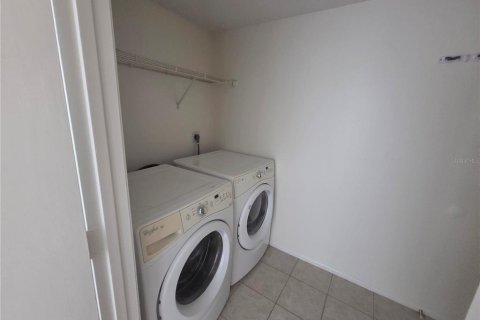 Appartement à louer à Englewood, Floride: 2 chambres, 91.23 m2 № 2388976 - photo 5