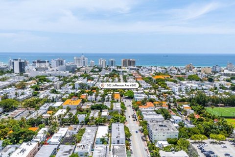 Condo in Miami Beach, Florida, 2 bedrooms  № 1836193 - photo 2