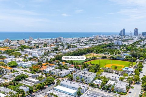 Condo in Miami Beach, Florida, 2 bedrooms  № 1836193 - photo 4