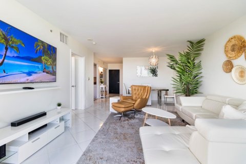 Condo in Miami Beach, Florida, 1 bedroom  № 2022577 - photo 6