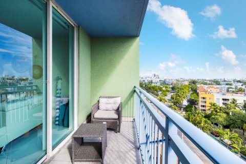 Condo in Miami Beach, Florida, 1 bedroom  № 2022577 - photo 2