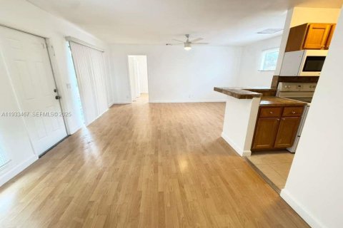 Снять в аренду кондоминиум в Бойнтон-Бич, Флорида 2 спальни, 80.27м2, № 1991418 - фото 7