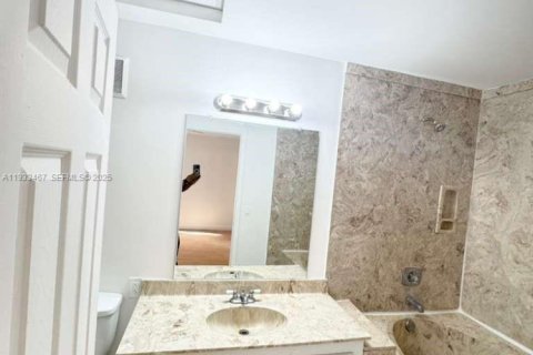 Снять в аренду кондоминиум в Бойнтон-Бич, Флорида 2 спальни, 80.27м2, № 1991418 - фото 17