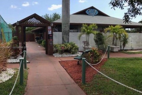 Снять в аренду кондоминиум в Бойнтон-Бич, Флорида 2 спальни, 80.27м2, № 1991418 - фото 28