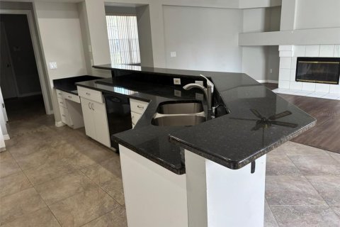 Casa en venta en Lutz, Florida, 4 dormitorios, 219.81 m2 № 1902255 - foto 9